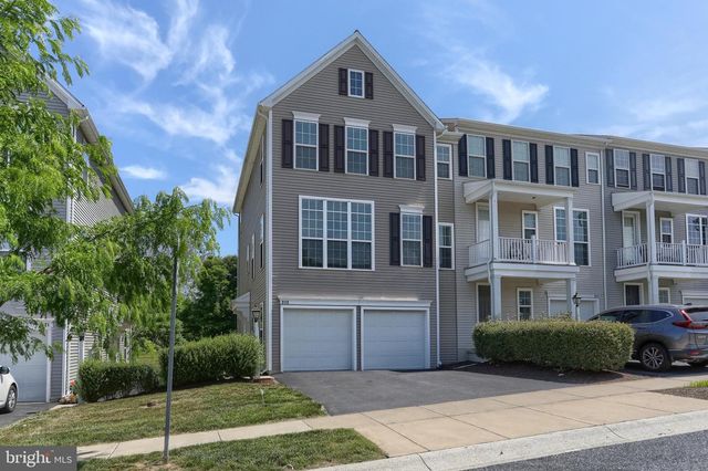 2113 RED FOX DR, Hummelstown, PA 17036