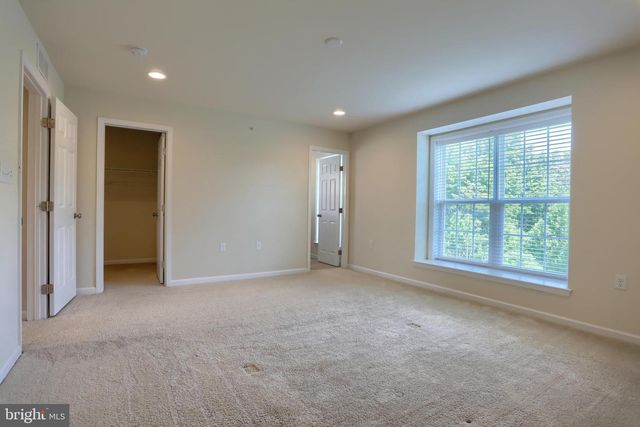2113 RED FOX DR, Hummelstown, PA 17036