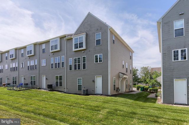 2113 RED FOX DR, Hummelstown, PA 17036
