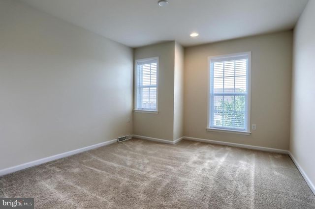 2113 RED FOX DR, Hummelstown, PA 17036