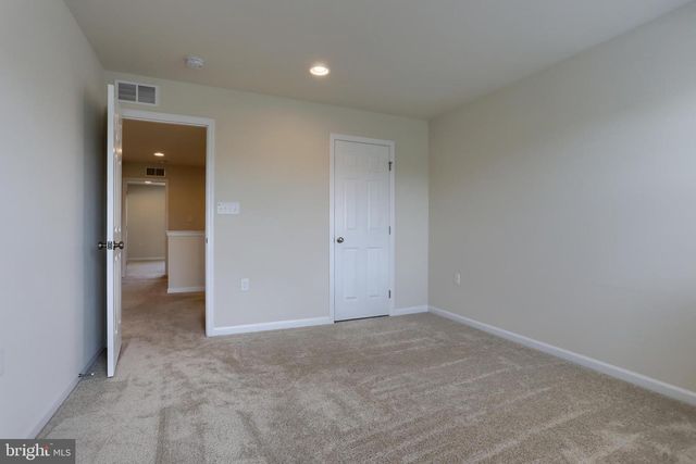 2113 RED FOX DR, Hummelstown, PA 17036