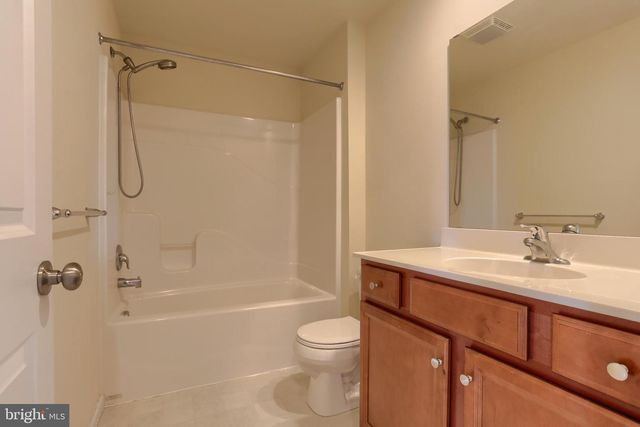 2113 RED FOX DR, Hummelstown, PA 17036
