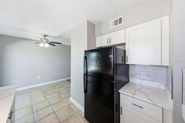 1170 RUE DES CHATEAUX 1A, South Pasadena, FL 33707