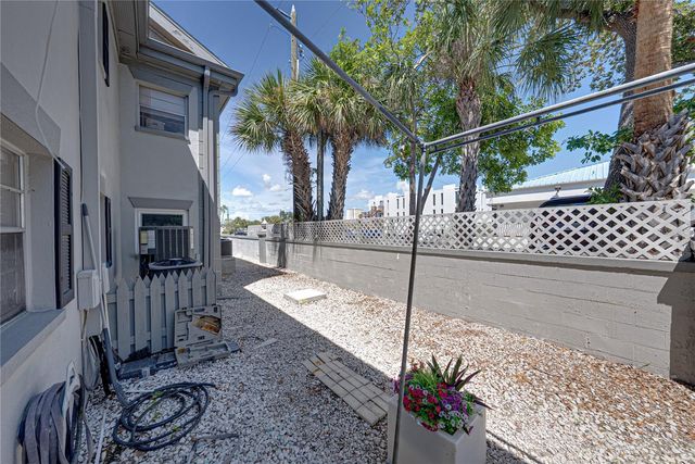 1170 RUE DES CHATEAUX 1A, South Pasadena, FL 33707