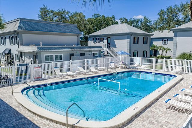 1170 RUE DES CHATEAUX 1A, South Pasadena, FL 33707