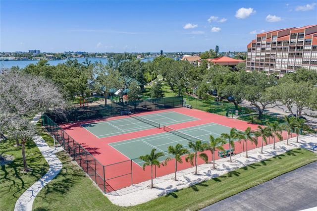 1170 RUE DES CHATEAUX 1A, South Pasadena, FL 33707