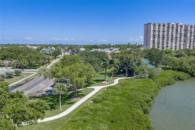 1170 RUE DES CHATEAUX 1A, South Pasadena, FL 33707