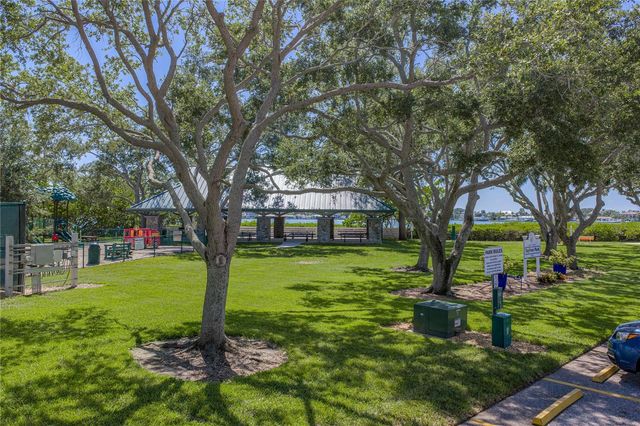 1170 RUE DES CHATEAUX 1A, South Pasadena, FL 33707