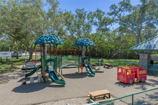 1170 RUE DES CHATEAUX 1A, South Pasadena, FL 33707