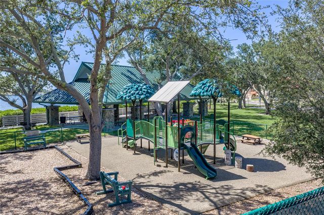 1170 RUE DES CHATEAUX 1A, South Pasadena, FL 33707
