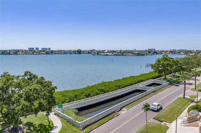 1170 RUE DES CHATEAUX 1A, South Pasadena, FL 33707