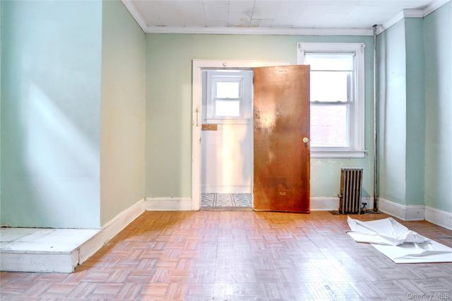 69-15 69th Place, Glendale, NY 11385