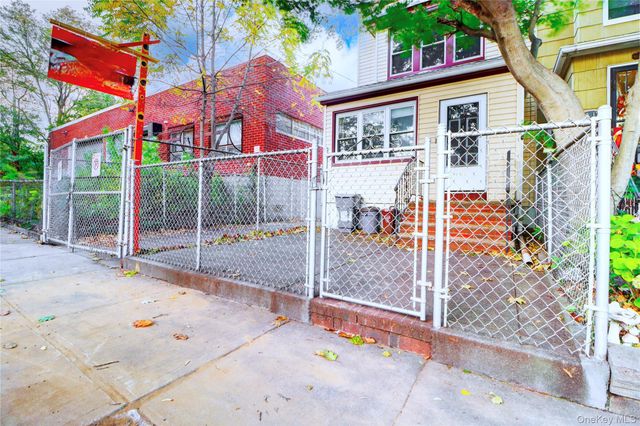 69-15 69th Place, Glendale, NY 11385