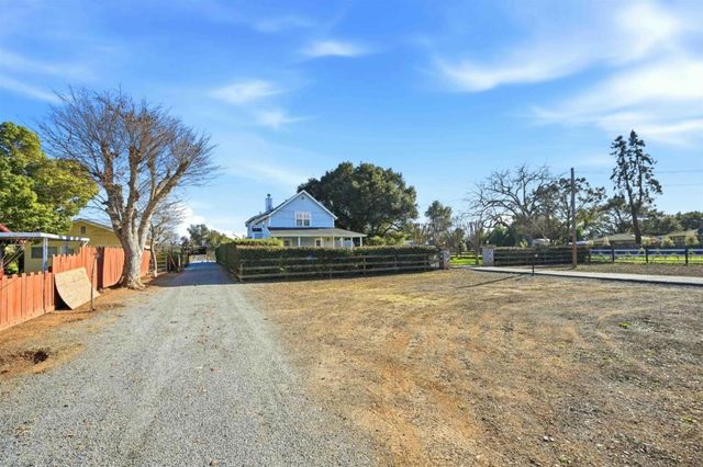 1680 E Main Avenue, Morgan Hill, CA 95037