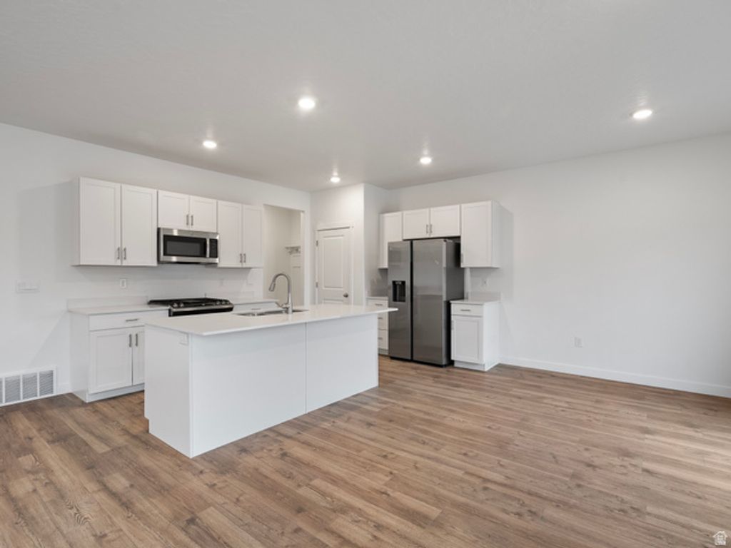 Image 14 of property listing at 3935 W ROCK ISLAND AVE, Lehi, UT 84043