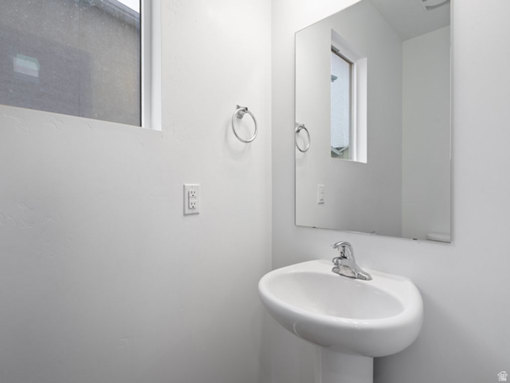 Image 6 of property listing at 3935 W ROCK ISLAND AVE, Lehi, UT 84043