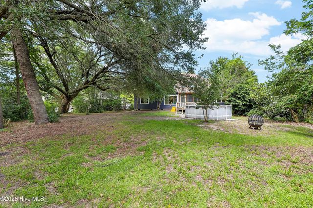 427 Lakeview Drive, Hampstead, NC 28443