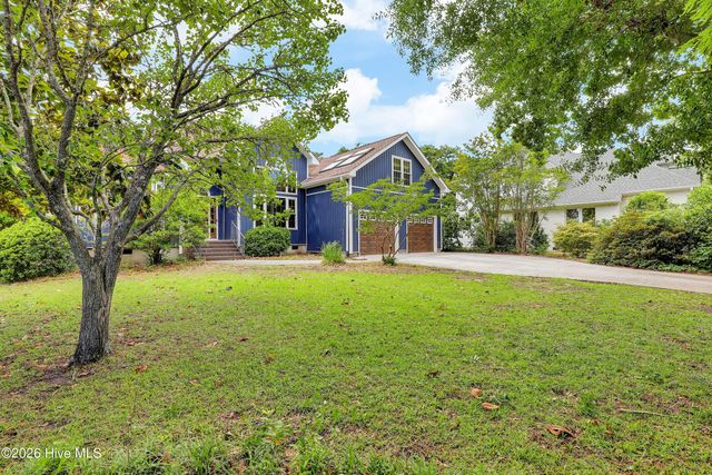 427 Lakeview Drive, Hampstead, NC 28443