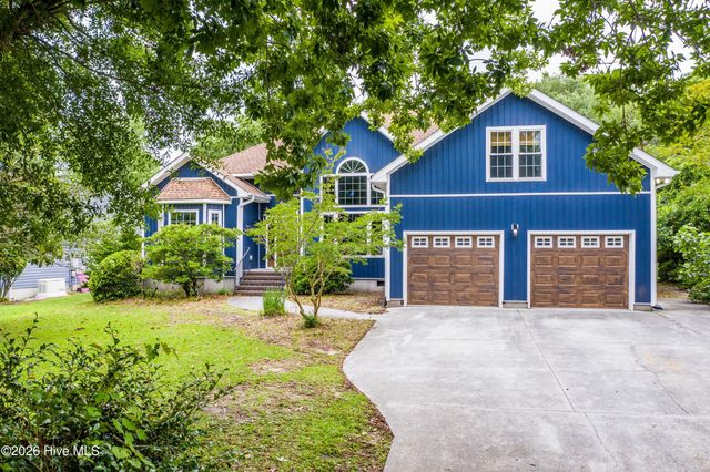 427 Lakeview Drive, Hampstead, NC 28443