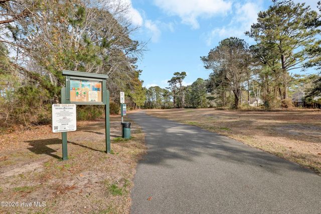 427 Lakeview Drive, Hampstead, NC 28443