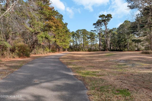 427 Lakeview Drive, Hampstead, NC 28443