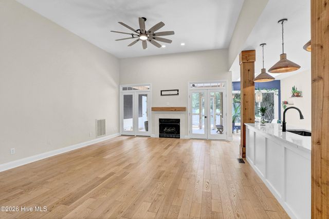 427 Lakeview Drive, Hampstead, NC 28443