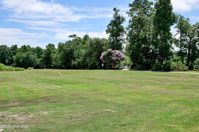 427 Lakeview Drive, Hampstead, NC 28443