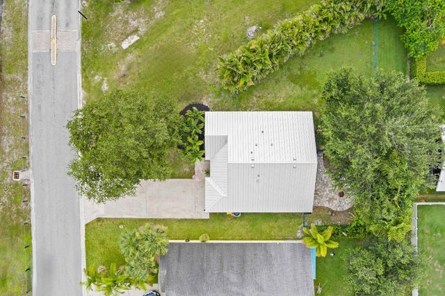 8897 SW Fishermans Wharf Drive, Stuart, FL 34997