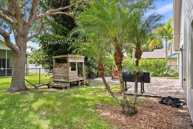 8897 SW Fishermans Wharf Drive, Stuart, FL 34997