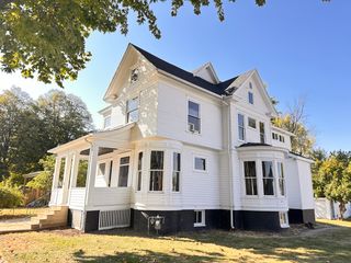 216 W Market Street, Farmer City, IL 61842