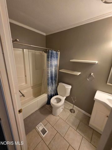 5435 Clover Lane, Toledo, OH 43623
