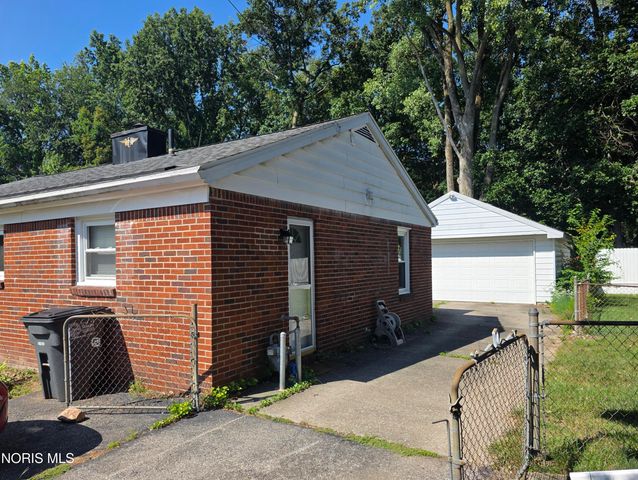 5435 Clover Lane, Toledo, OH 43623