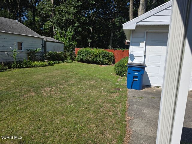 5435 Clover Lane, Toledo, OH 43623