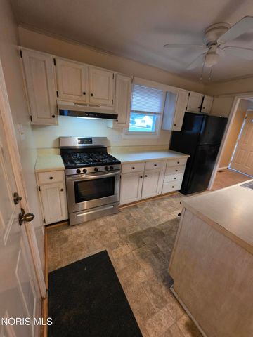 5435 Clover Lane, Toledo, OH 43623