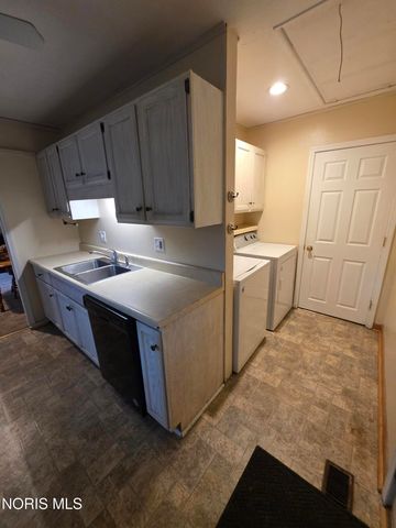 5435 Clover Lane, Toledo, OH 43623
