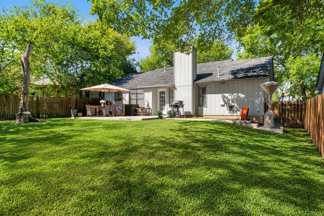8611 United Kingdom DR, Austin, TX 78748