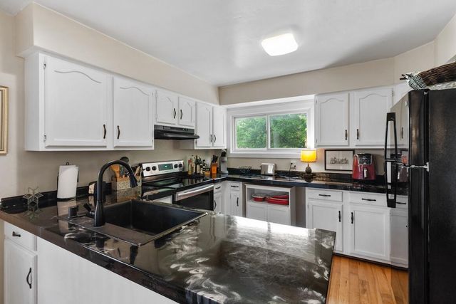 229 S Concord ROAD, Oconomowoc, WI 53066