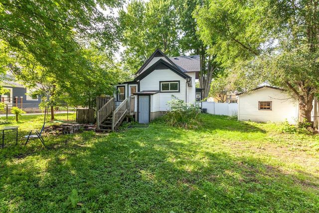 229 S Concord ROAD, Oconomowoc, WI 53066