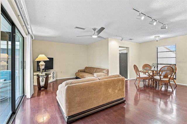 3189 GLEN ELYN BOULEVARD 3, Sarasota, FL 34237