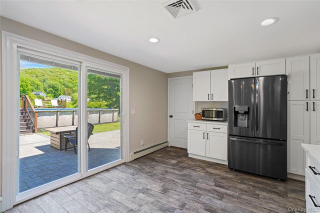 11 Kenneth Drive, Putnam Valley, NY 10579