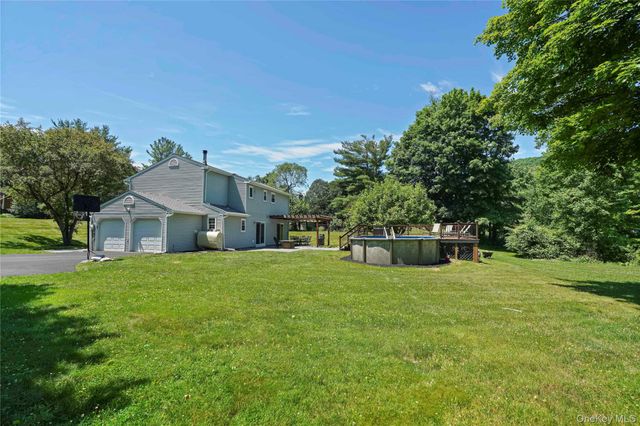 11 Kenneth Drive, Putnam Valley, NY 10579