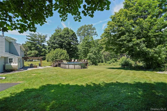 11 Kenneth Drive, Putnam Valley, NY 10579