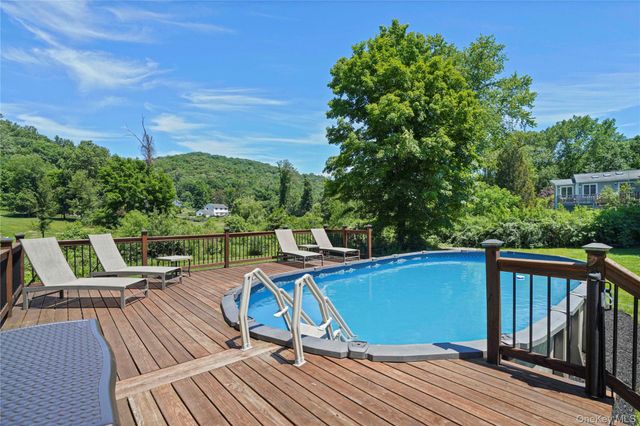 11 Kenneth Drive, Putnam Valley, NY 10579
