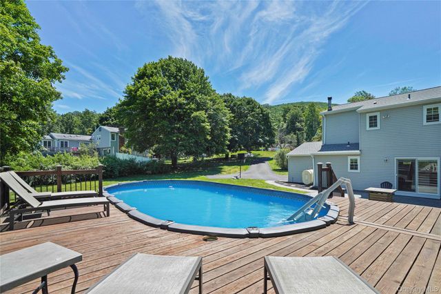 11 Kenneth Drive, Putnam Valley, NY 10579