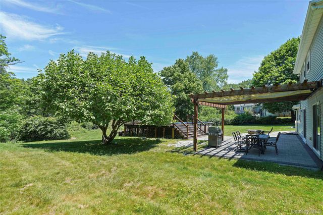 11 Kenneth Drive, Putnam Valley, NY 10579