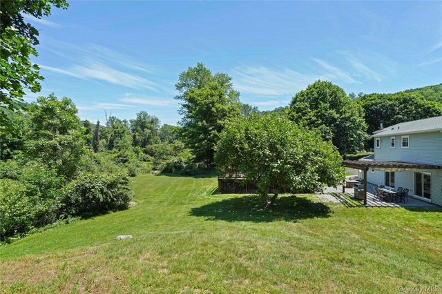 11 Kenneth Drive, Putnam Valley, NY 10579
