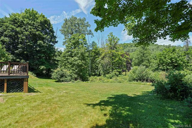 11 Kenneth Drive, Putnam Valley, NY 10579