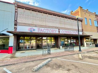 312 E Railroad Avenue, Crystal Springs, MS 39059