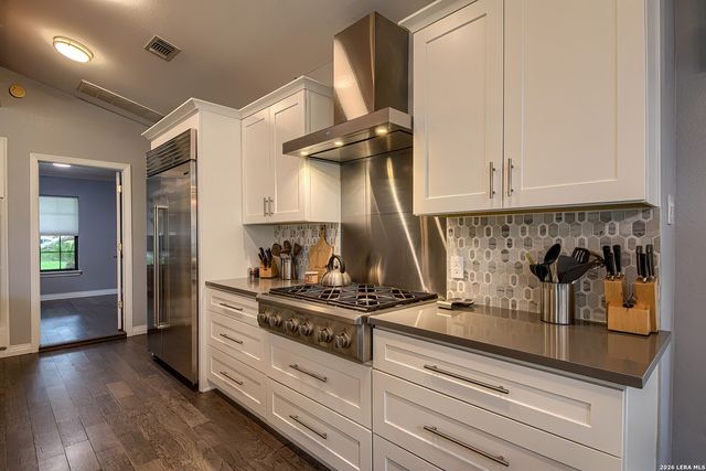 329 MEADOWBROOK DR, Hollywood Park, TX 78232