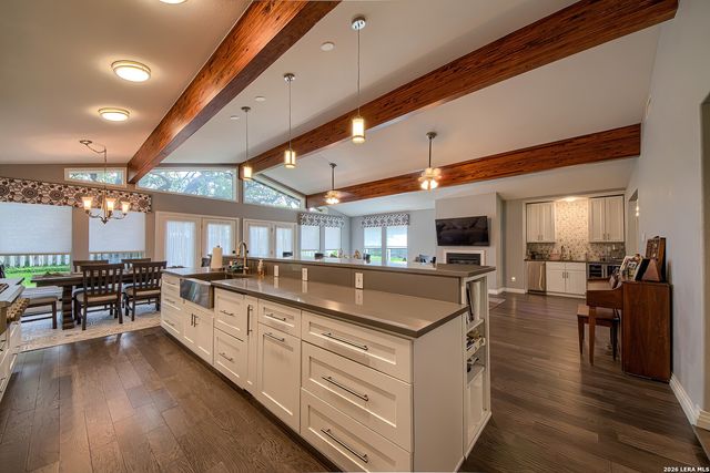 329 MEADOWBROOK DR, Hollywood Park, TX 78232